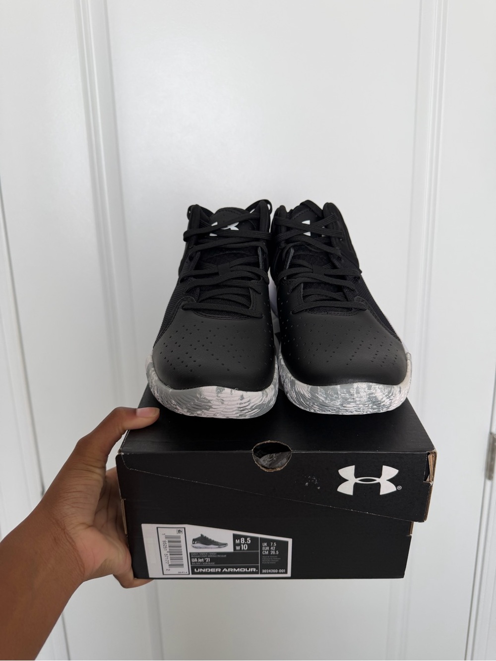 Under Armour Black and White Basketball Shoes Men Size 8.5